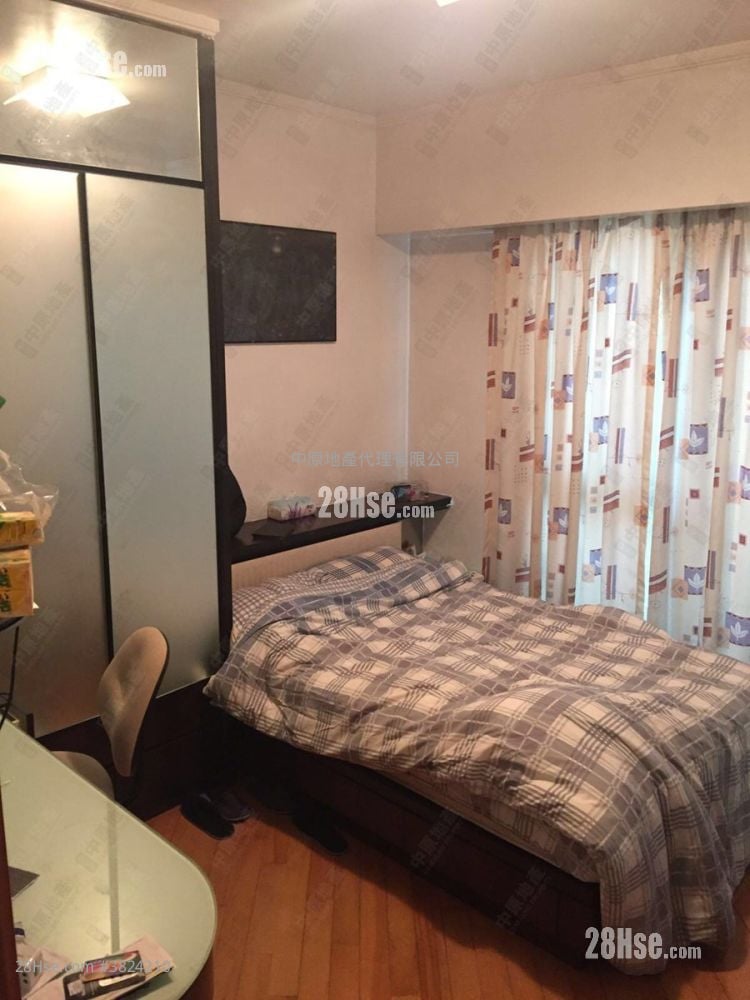 Chateau Royale Sell 4 Bedrooms 2,160 ft²