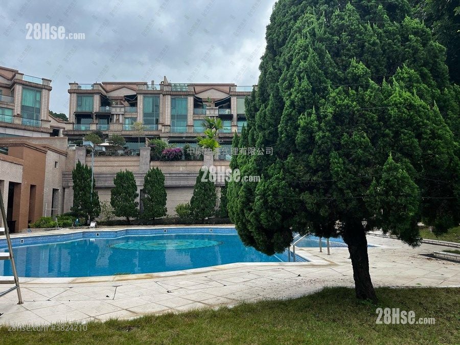 Chateau Royale Sell 4 Bedrooms 2,160 ft²