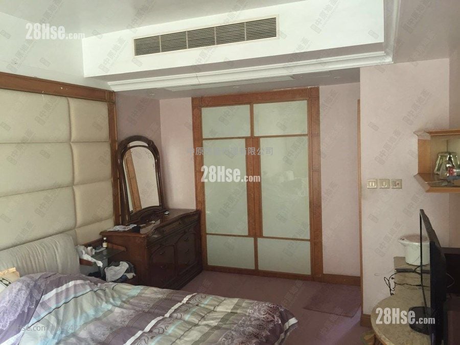 Chateau Royale Sell 4 Bedrooms 2,160 ft²