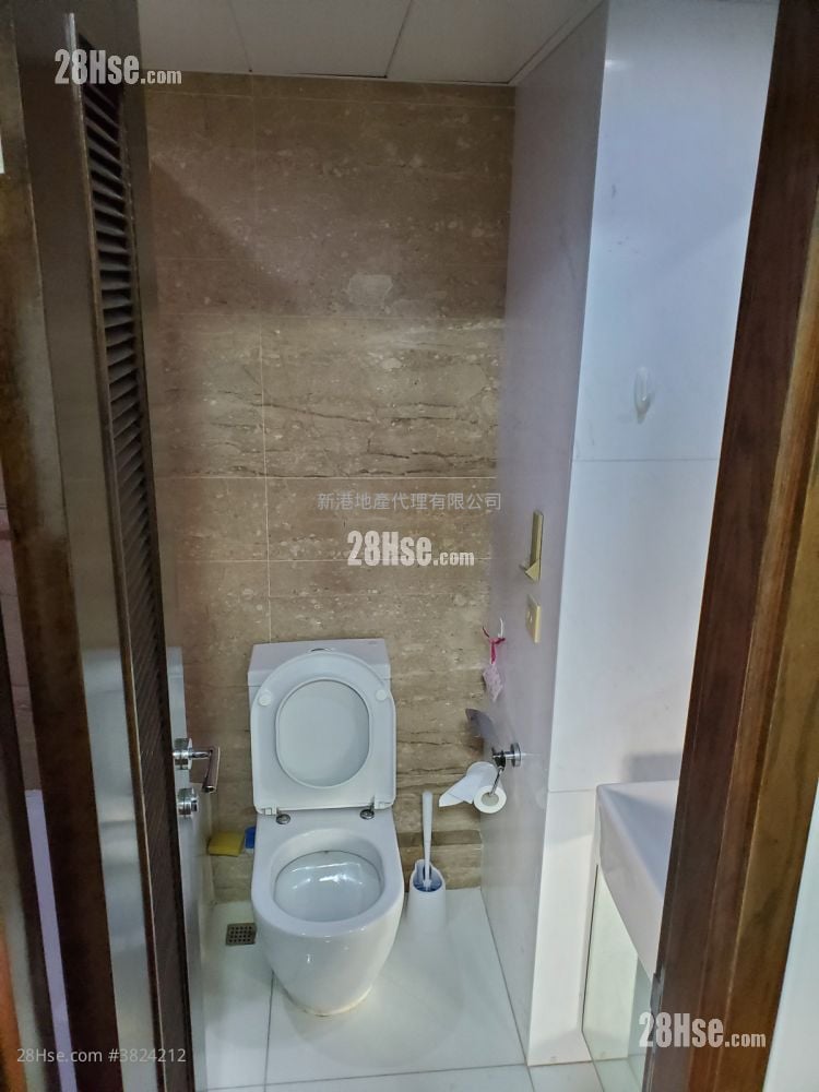 Grand Waterfront Sell 2 Bedrooms , 1 Bathroom 427 ft²