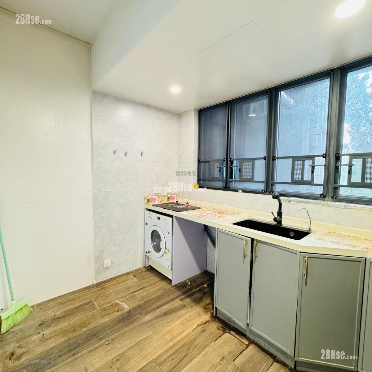 The Carmel Sell 3 Bedrooms , 2 Bathrooms 805 ft²