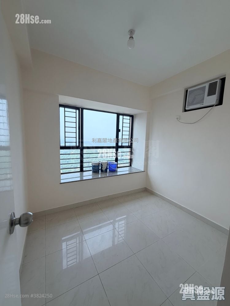 Sun Yuen Long Centre Sell 2 Bedrooms 466 ft²