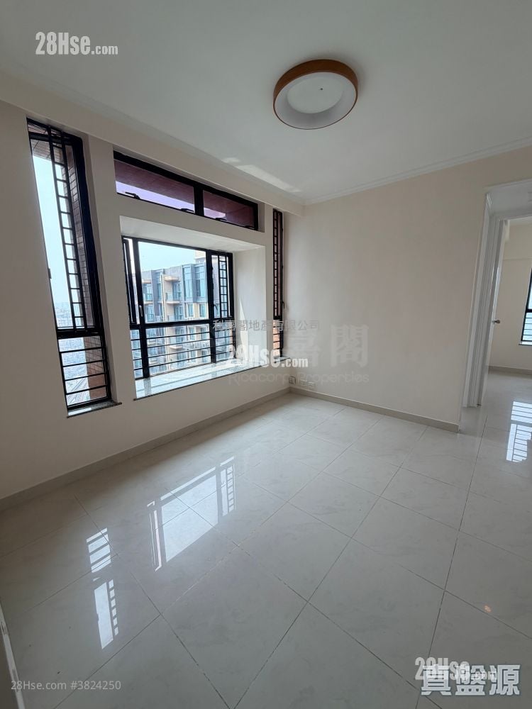 Sun Yuen Long Centre Sell 2 Bedrooms 466 ft²