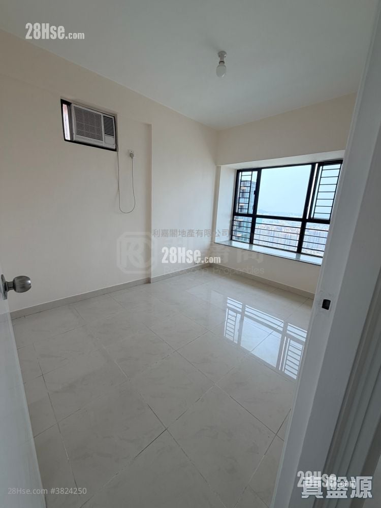 Sun Yuen Long Centre Sell 2 Bedrooms 466 ft²