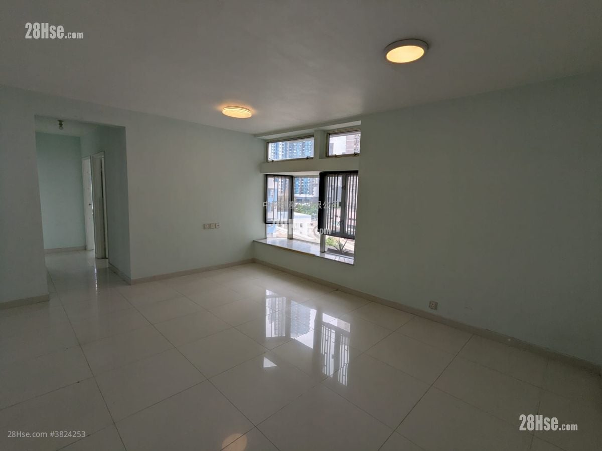 Riviera Gardens Sell 3 Bedrooms , 1 Bathroom 583 ft²