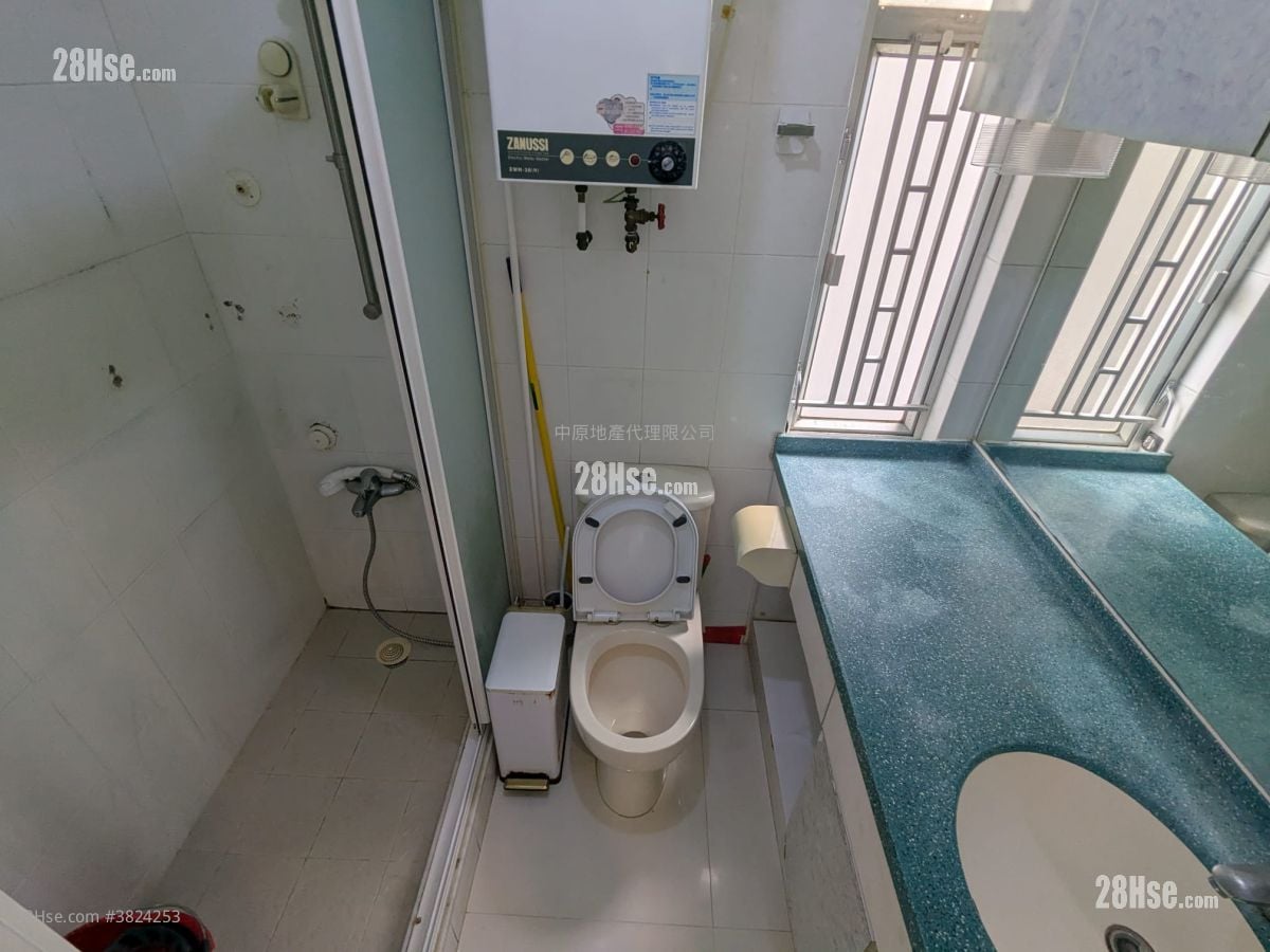 Riviera Gardens Sell 3 Bedrooms , 1 Bathroom 583 ft²