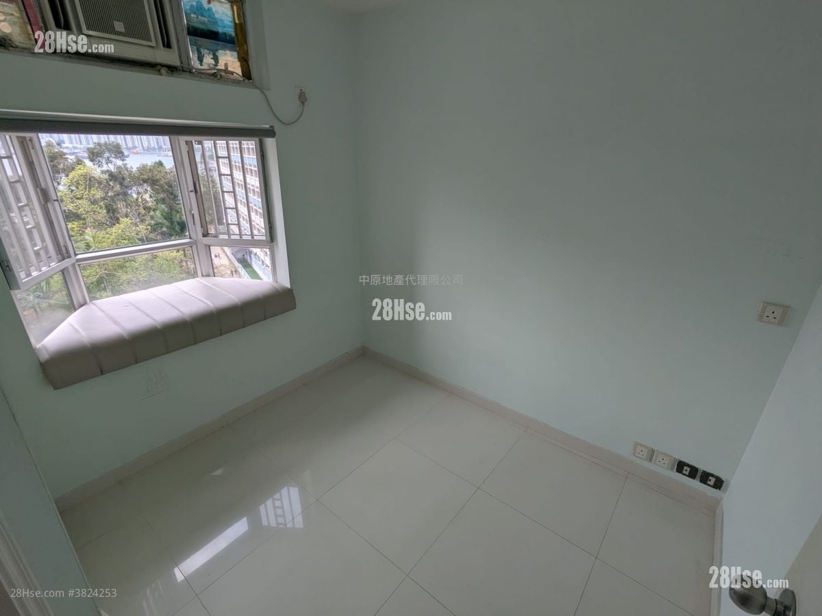 Riviera Gardens Sell 3 Bedrooms , 1 Bathroom 583 ft²