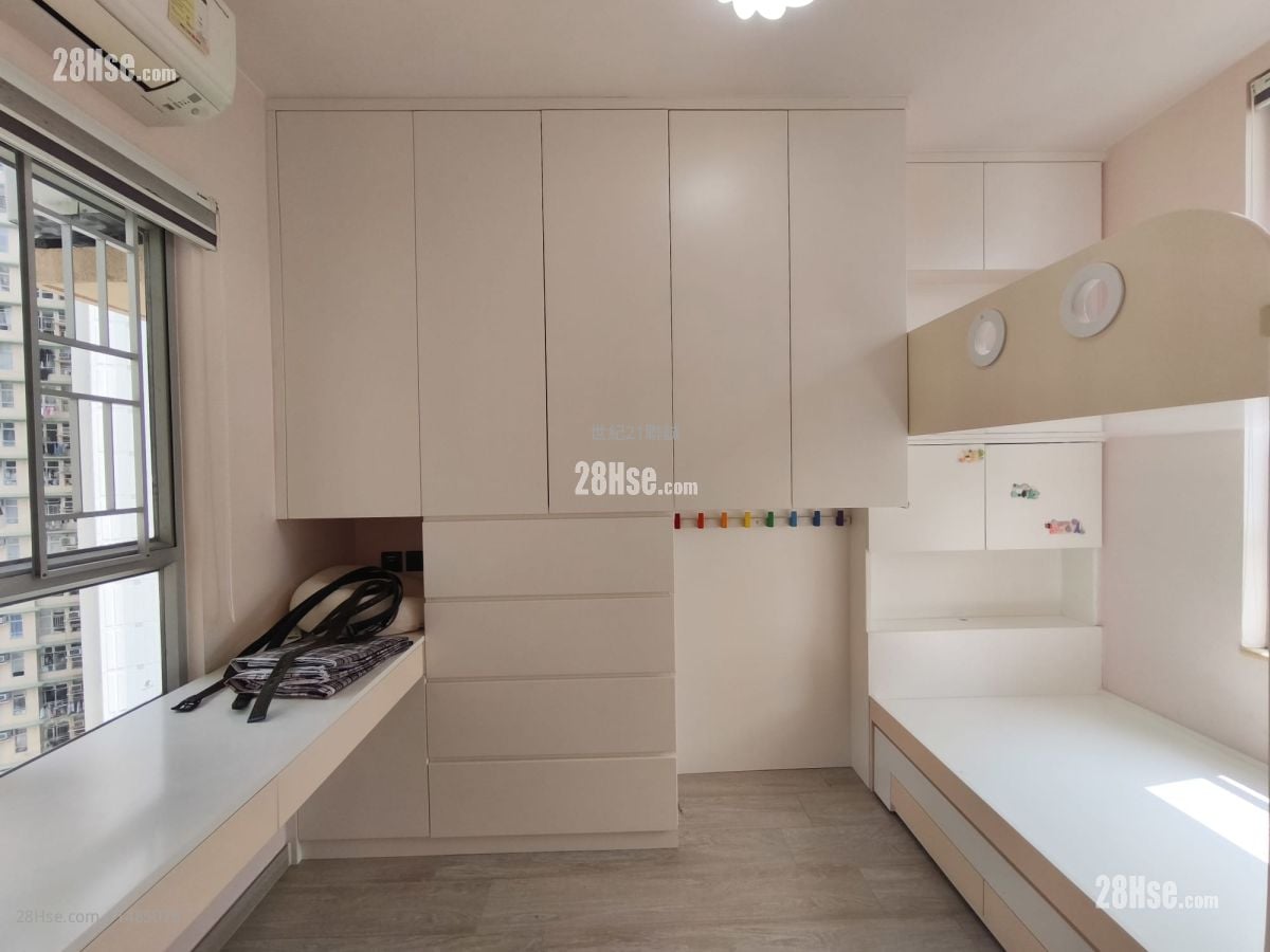 Lei On Court Rental 2 Bedrooms , 1 Bathroom 516 ft²