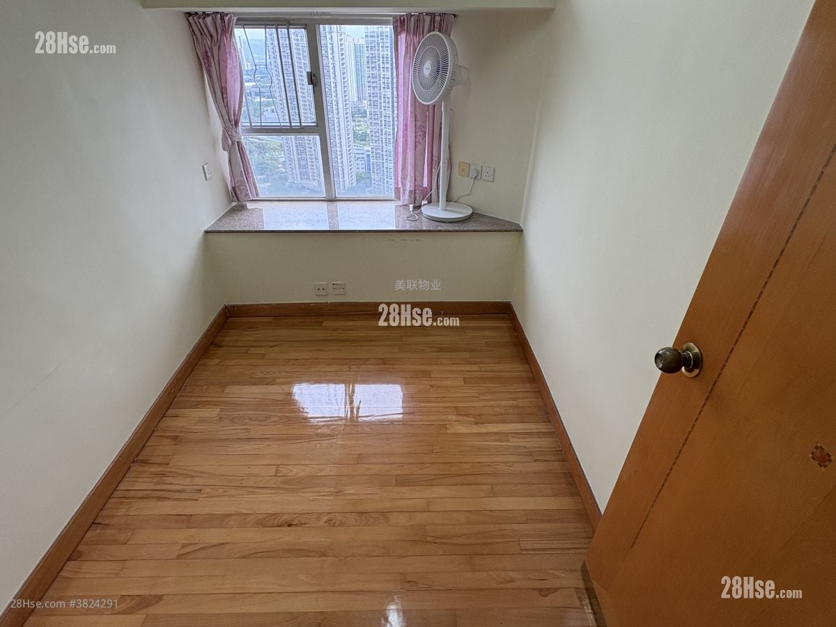 bedroom 1: Kingswood Villas Rental 3 Bedrooms , 2 Bathrooms 623 ft²