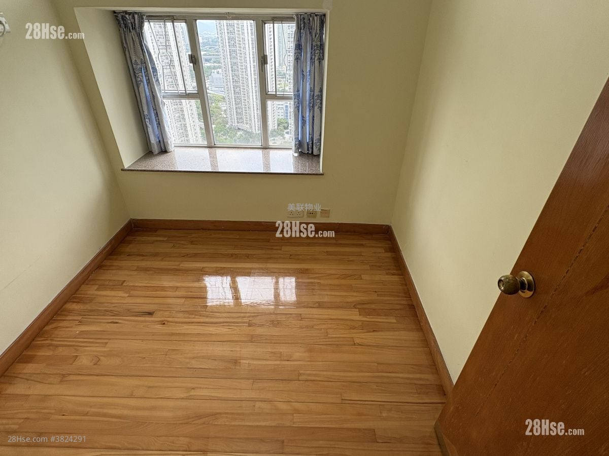 bedroom 2: Kingswood Villas Rental 3 Bedrooms , 2 Bathrooms 623 ft²