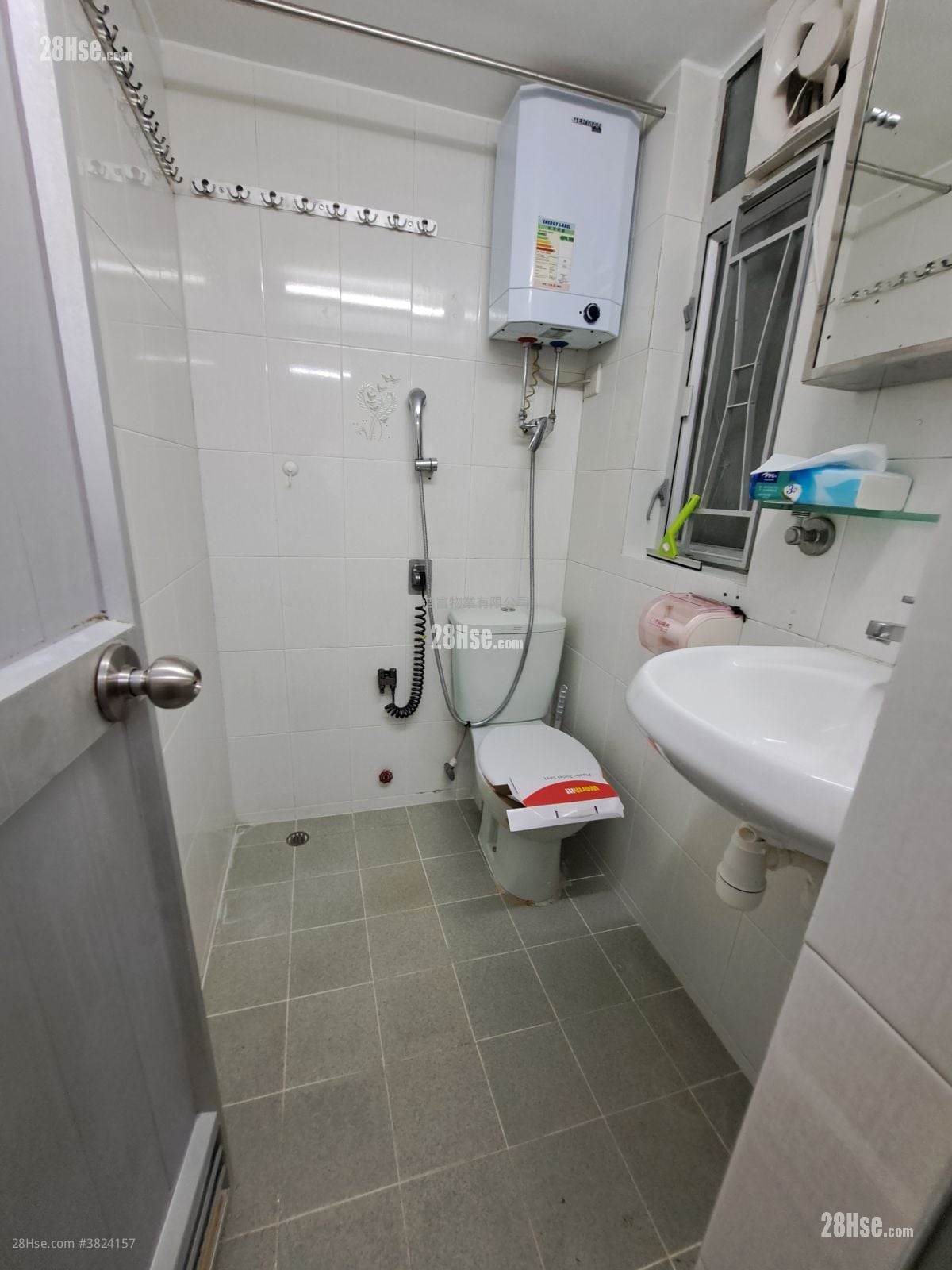 Tak Lee Building Rental 3 Bedrooms , 1 Bathroom 360 ft²