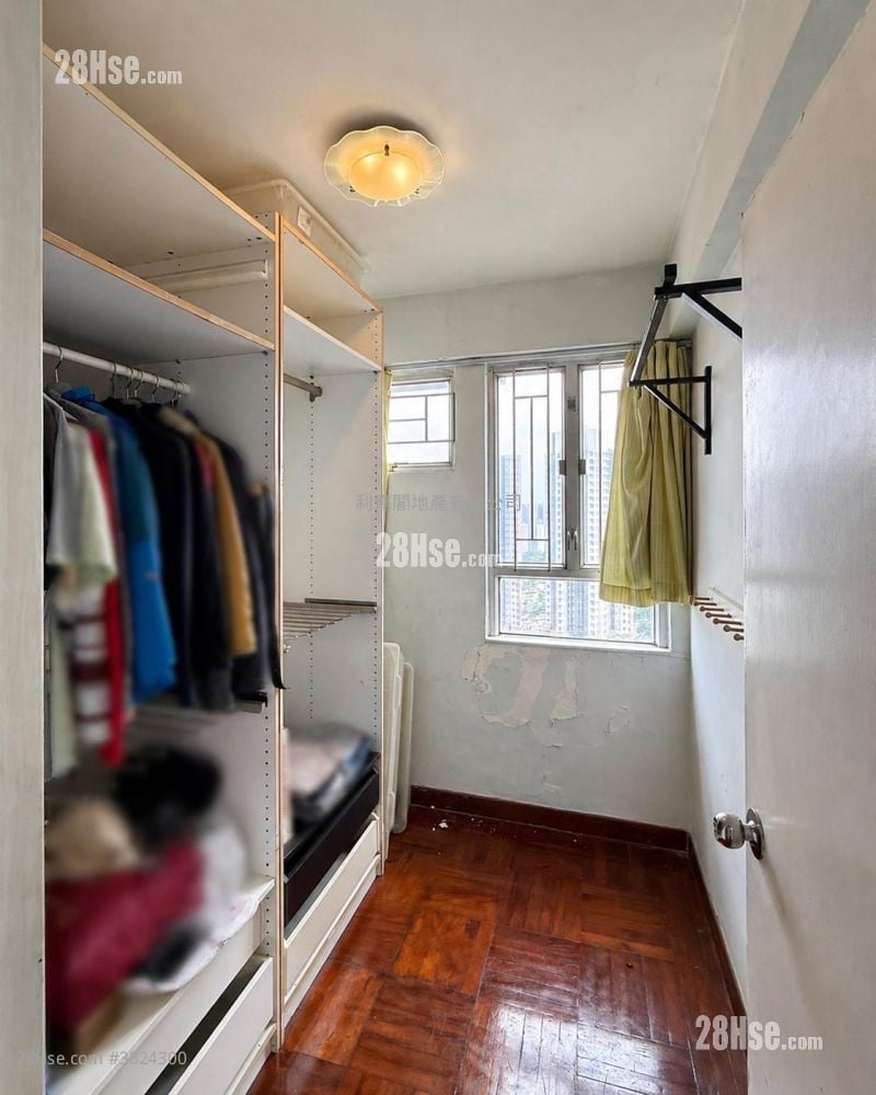 康盛花園 售盤 3 房 , 1 浴室 588 平方呎