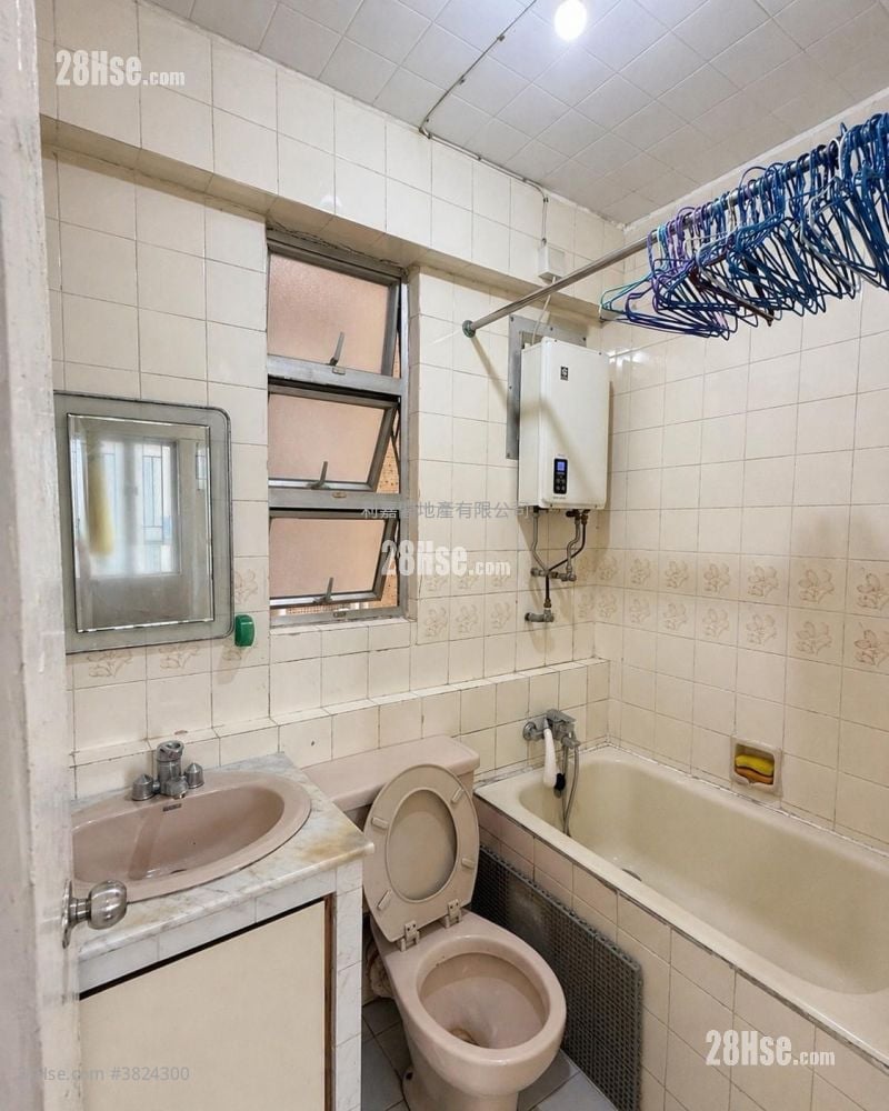 康盛花園 售盤 3 房 , 1 浴室 588 平方呎