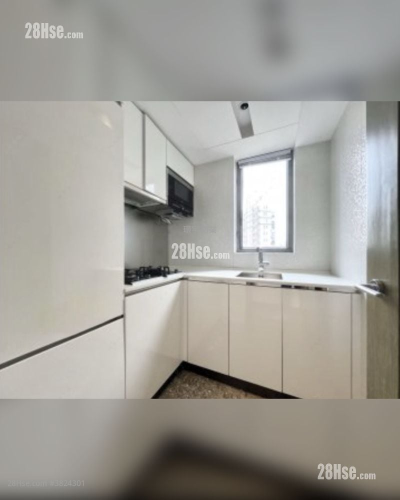 Centrepoint Rental 3 Bedrooms , 2 Bathrooms 672 ft²