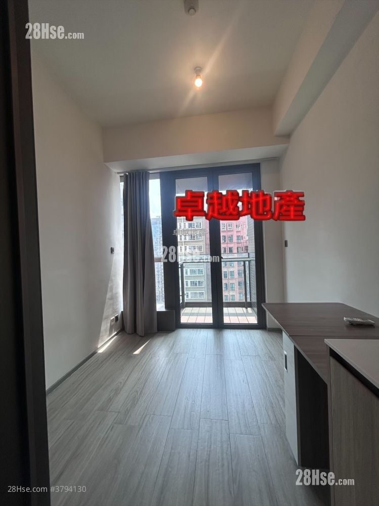 Seven Victory Avenue Rental Studio , 1 Bathroom 180 ft²
