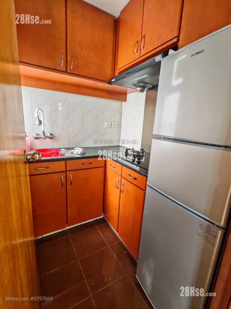 永隆大廈 租盤 2 房 , 1 浴室 280 平方呎