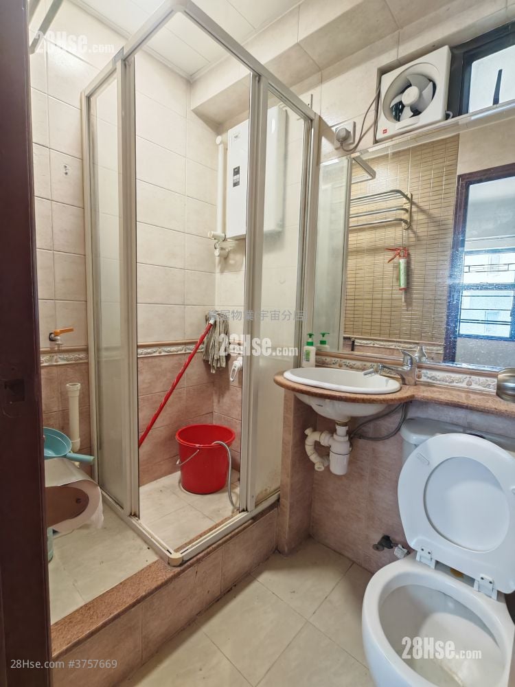 永隆大廈 租盤 2 房 , 1 浴室 280 平方呎