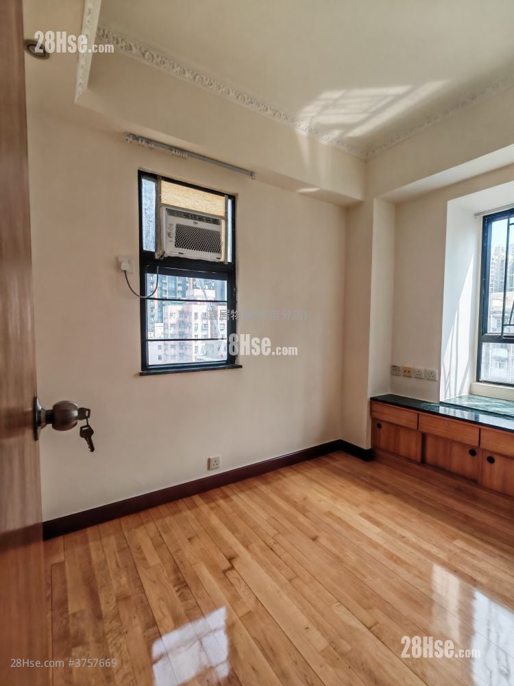 永隆大廈 租盤 2 房 , 1 浴室 280 平方呎