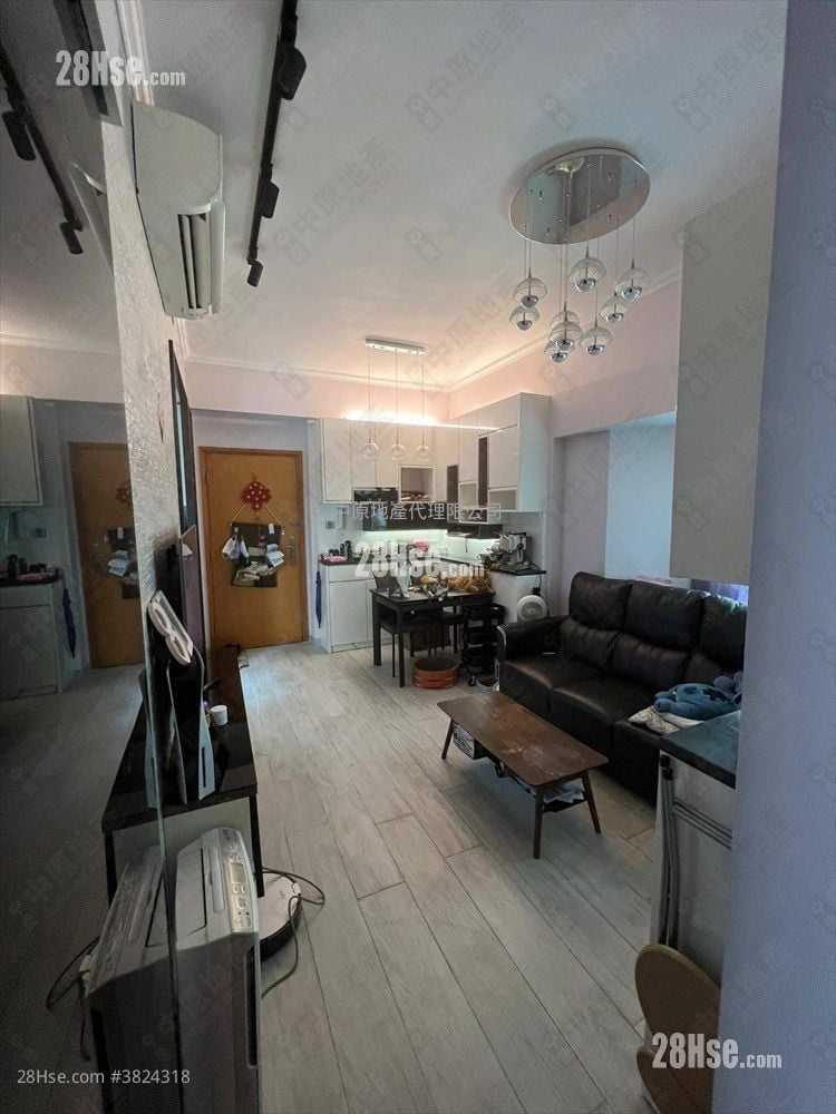 Beneville Sell 2 Bedrooms 423 ft²