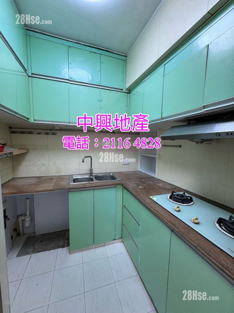 Man Wah Building Rental 4 Bedrooms , 2 Bathrooms 820 ft²