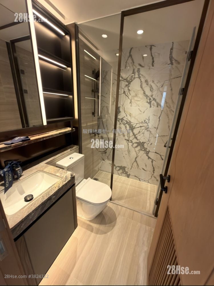 Topside Residence Rental 2 Bedrooms , 1 Bathroom 423 ft²