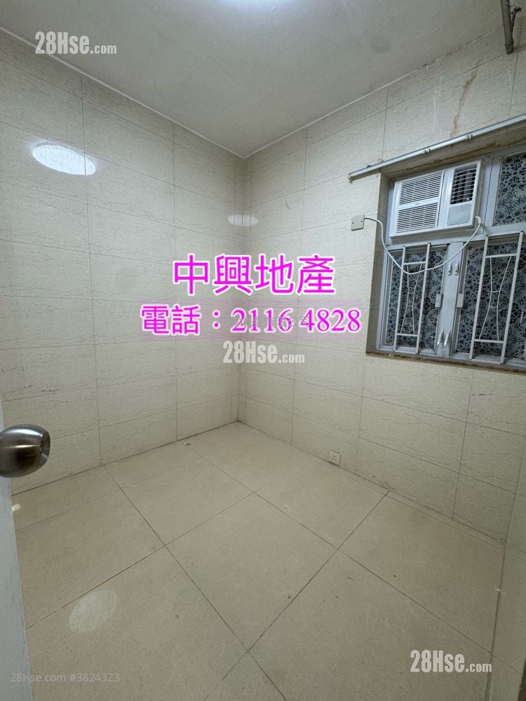 Man Wah Building Rental 4 Bedrooms , 2 Bathrooms 820 ft²