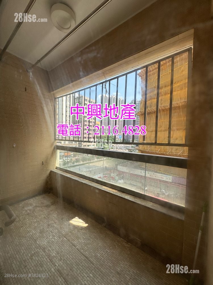 Man Wah Building Rental 4 Bedrooms , 2 Bathrooms 820 ft²