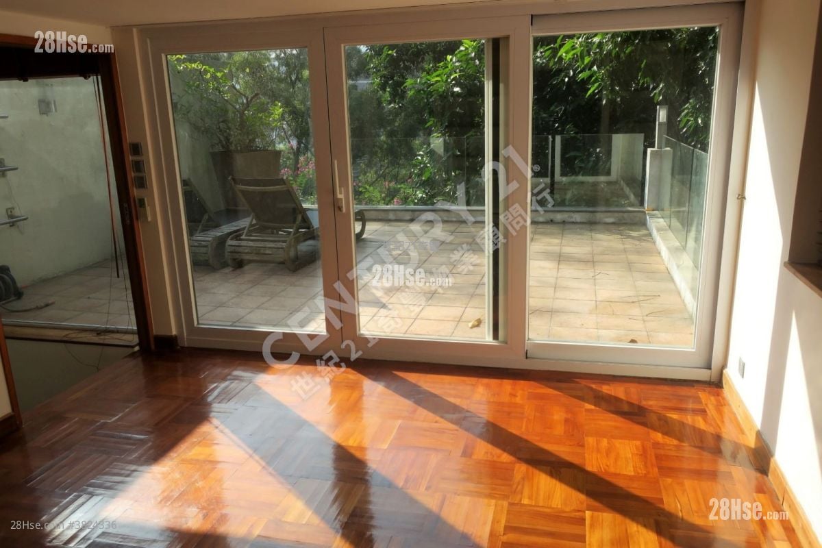 Village House Sell 5+ Bedrooms , 3 Bathrooms