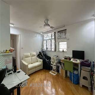 Charming Garden Sell 3 Bedrooms , 2 Bathrooms 592 ft²