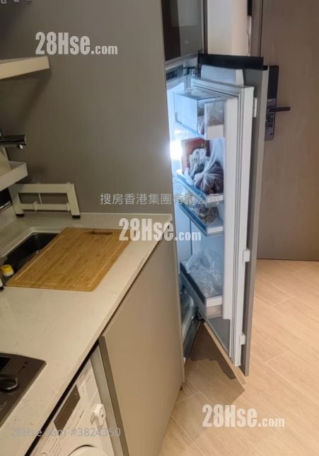 Uptown East Rental Studio , 1 Bathroom 278 ft²