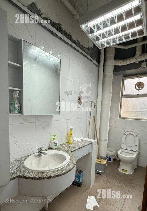 連豐中心 租盤 2 房 , 1 廁所