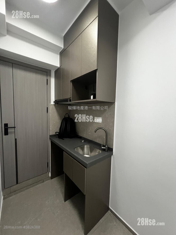 Universal Mansion Rental 1 Bedroom , 1 Bathroom 160 ft²