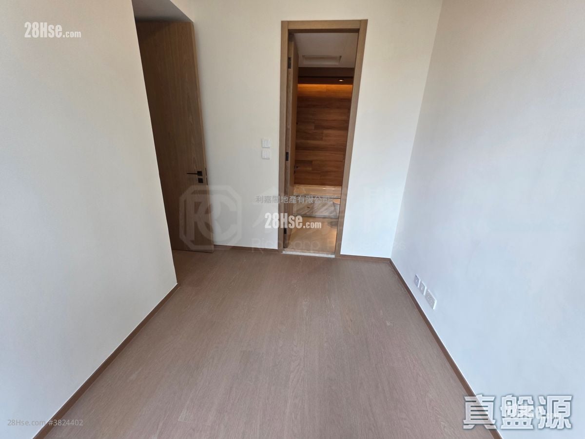 朗賢峯 售盤 3 房 757 平方呎