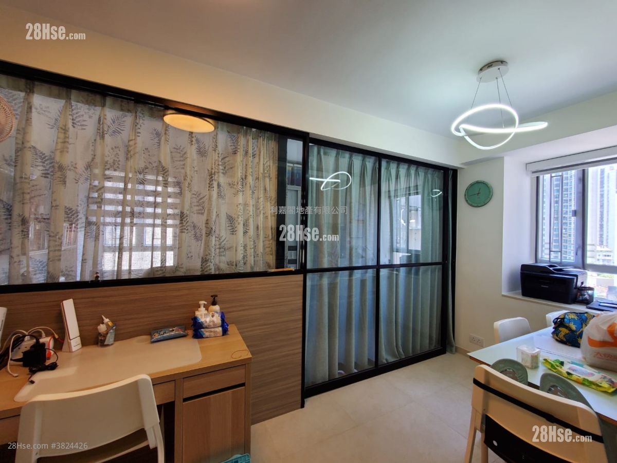 Smithfield Terrace Sell 1 Bedroom , 1 Bathroom 314 ft²