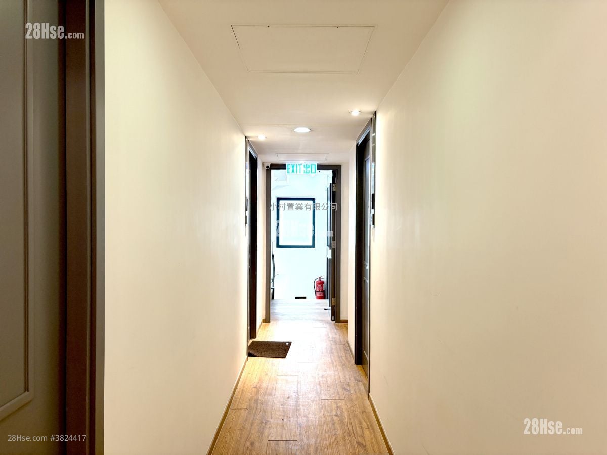 大廈入口: 松峰 租盤 開放式間隔 , 1 浴室 390 平方呎