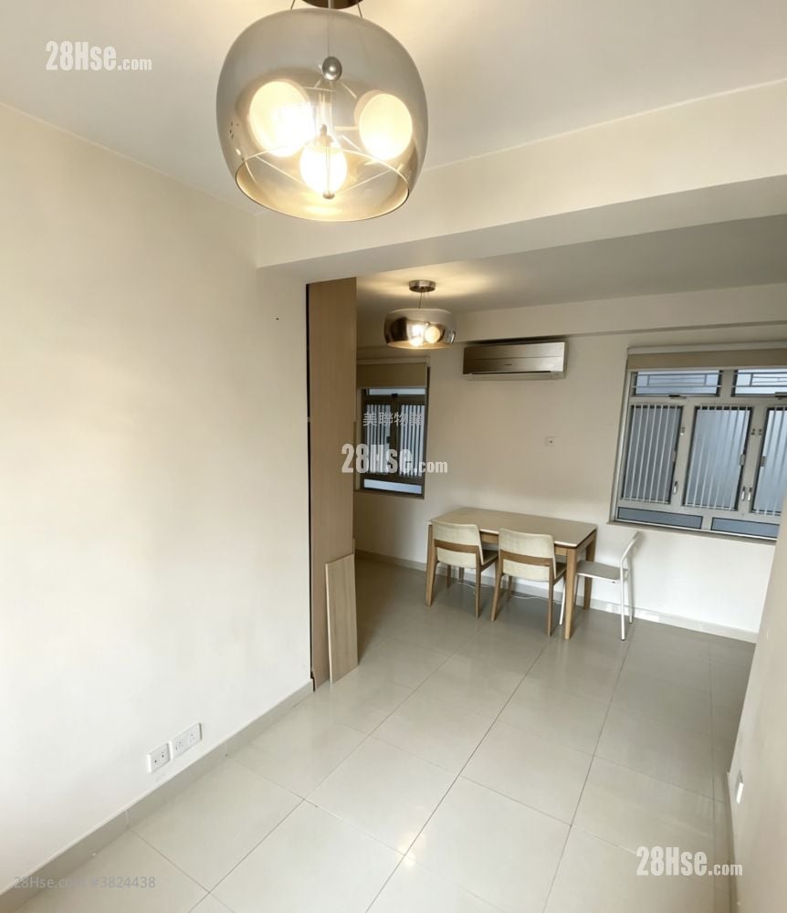 Lucky Plaza Rental 348 ft²