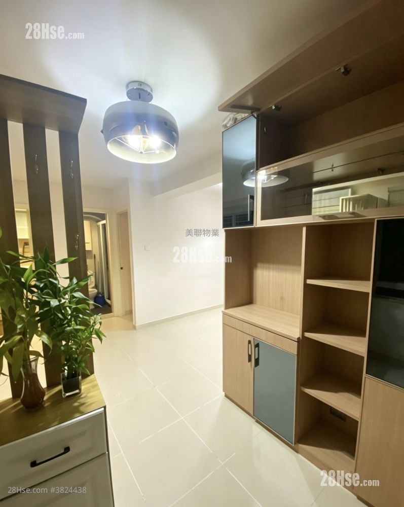 Lucky Plaza Rental 348 ft²