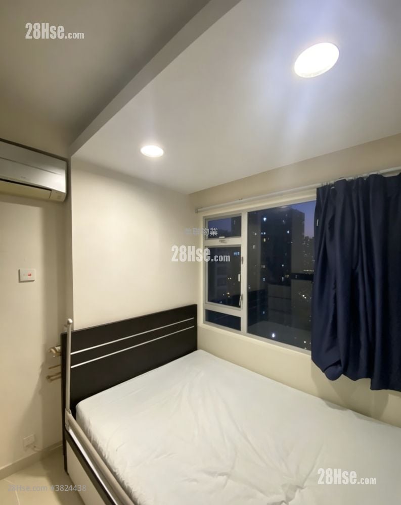 Lucky Plaza Rental 348 ft²