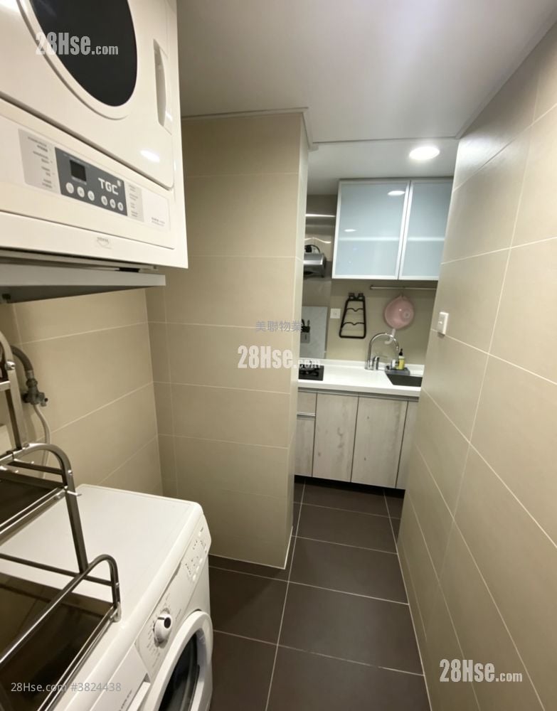 Lucky Plaza Rental 348 ft²