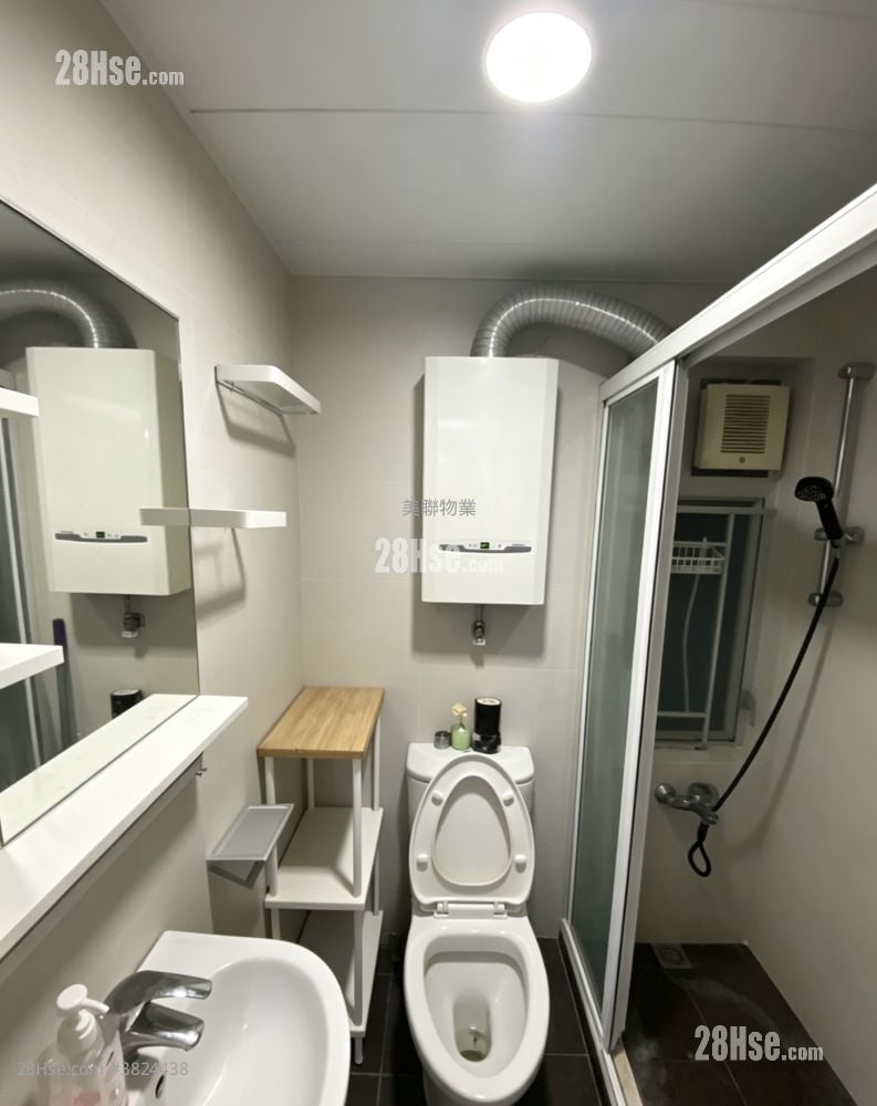 Lucky Plaza Rental 348 ft²