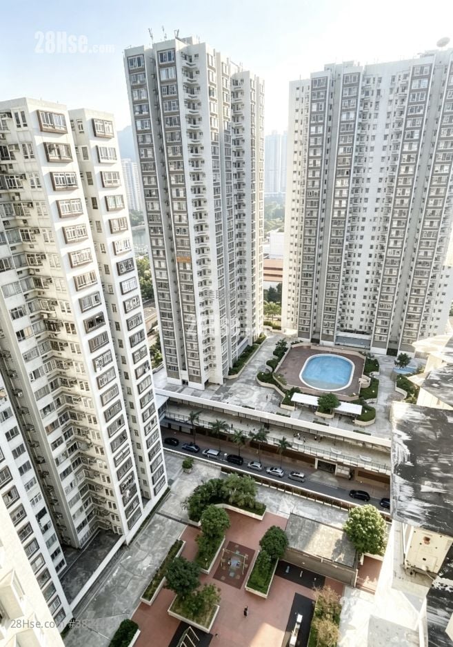 Lucky Plaza Rental 348 ft²