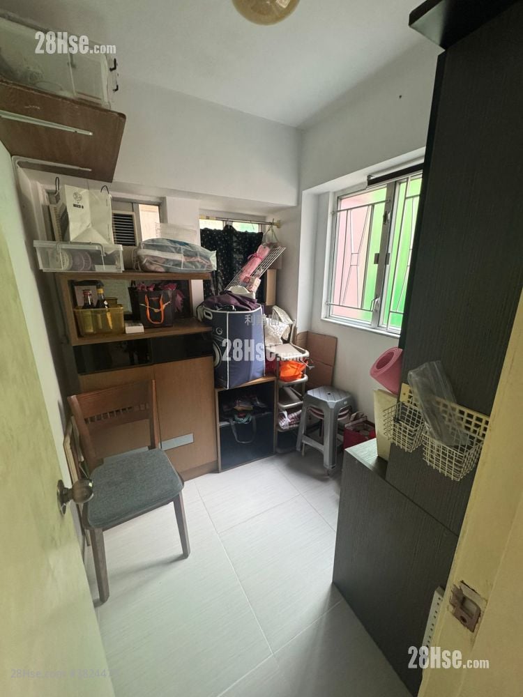 Marvel Court Sell 2 Bedrooms , 1 Bathroom 296 ft²