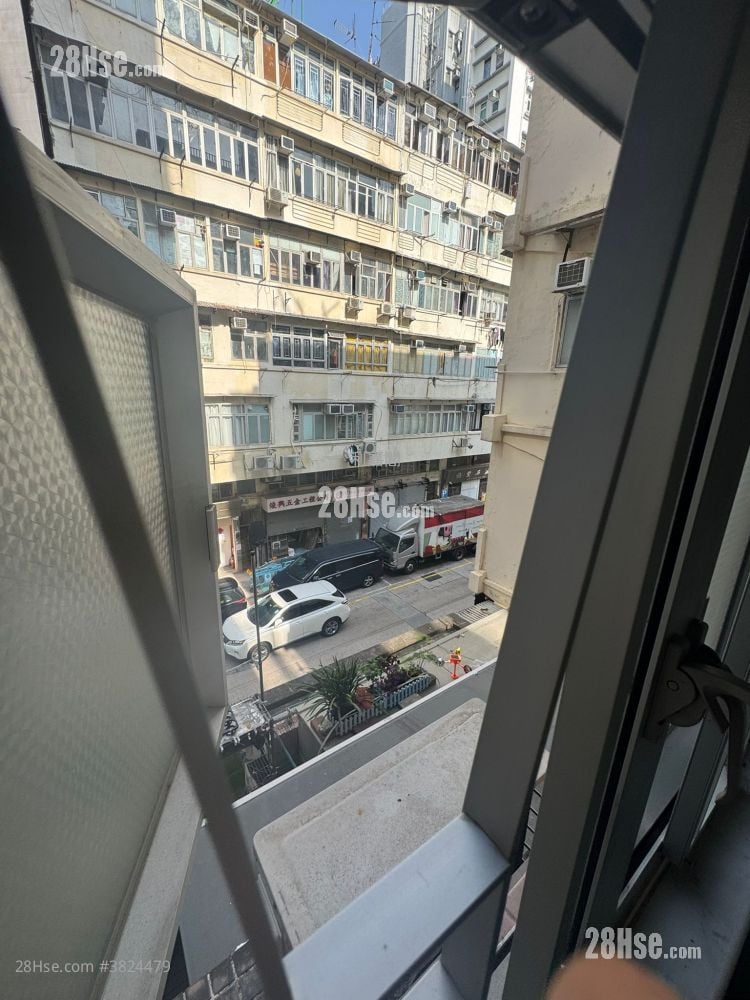 Marvel Court Sell 2 Bedrooms , 1 Bathroom 296 ft²