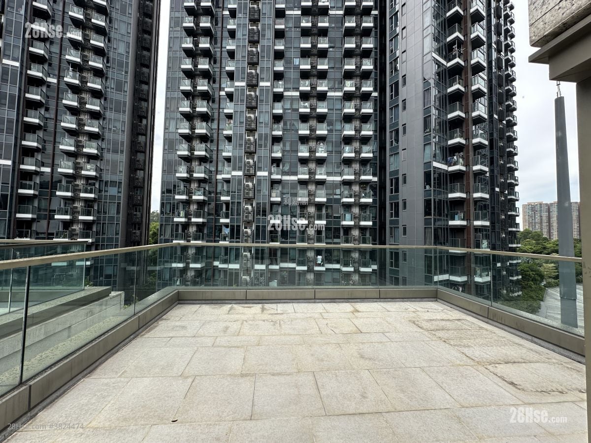 天台: NAPA 售盘 4 房 1,763 平方尺