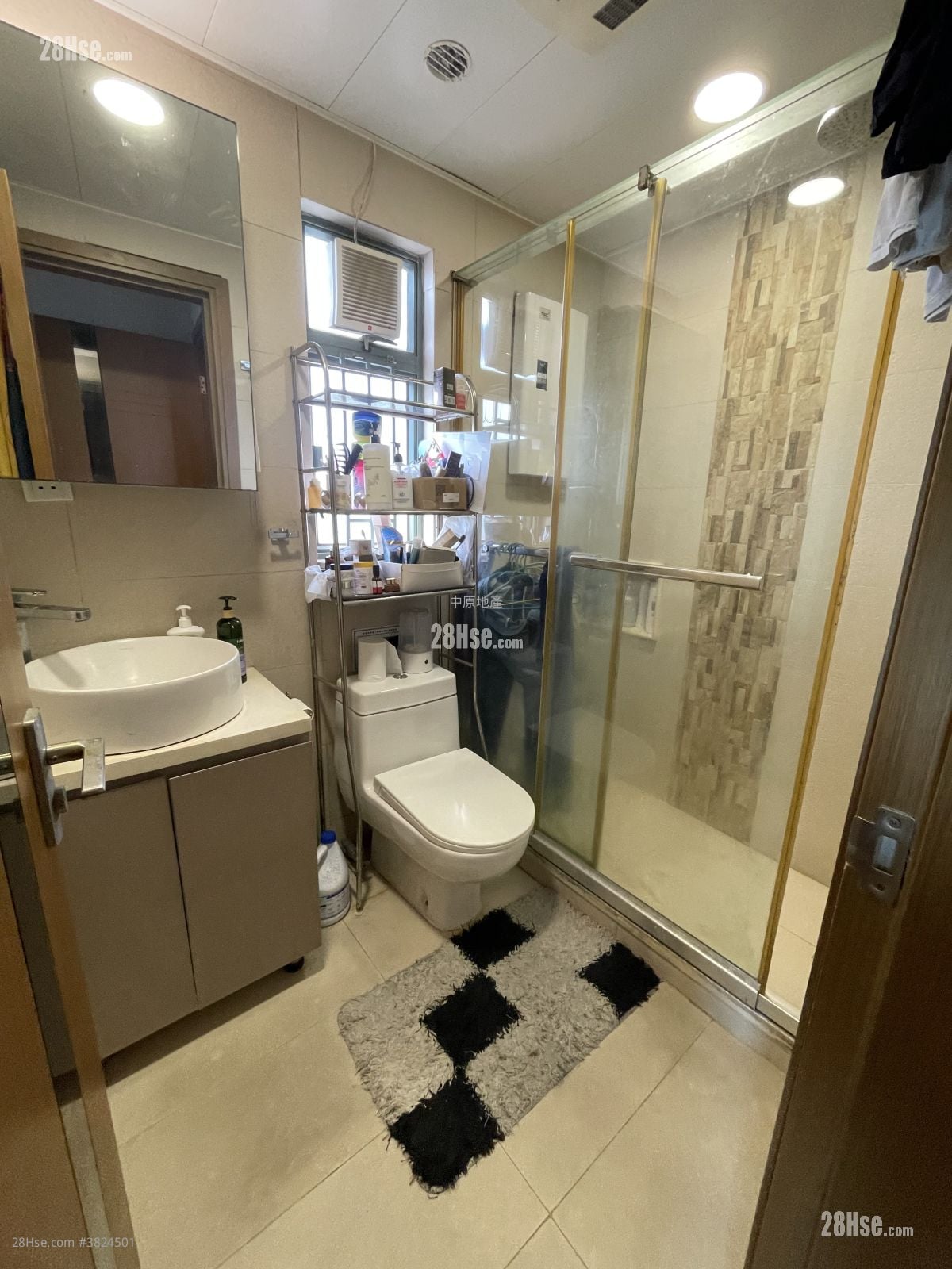 浪翠園 售盤 3 房 , 2 浴室 747 平方呎