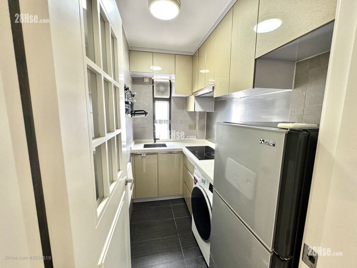 Luk Yeung Sun Chuen Sell 2 Bedrooms 445 ft²