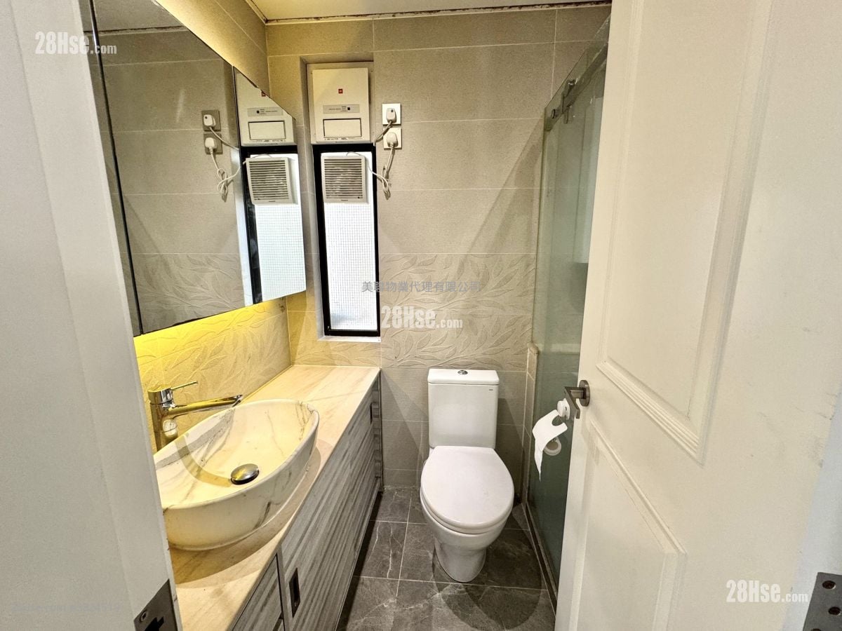 Luk Yeung Sun Chuen Sell 2 Bedrooms 445 ft²