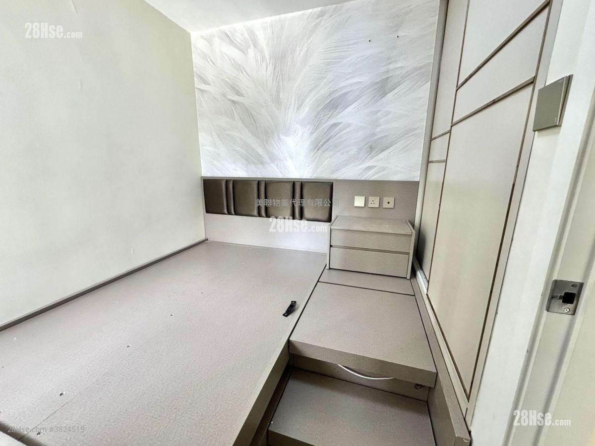 Luk Yeung Sun Chuen Sell 2 Bedrooms 445 ft²