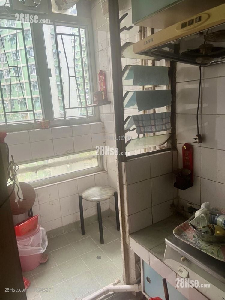 黄大仙下邨 售盘 2 房 , 1 浴室 385 平方尺