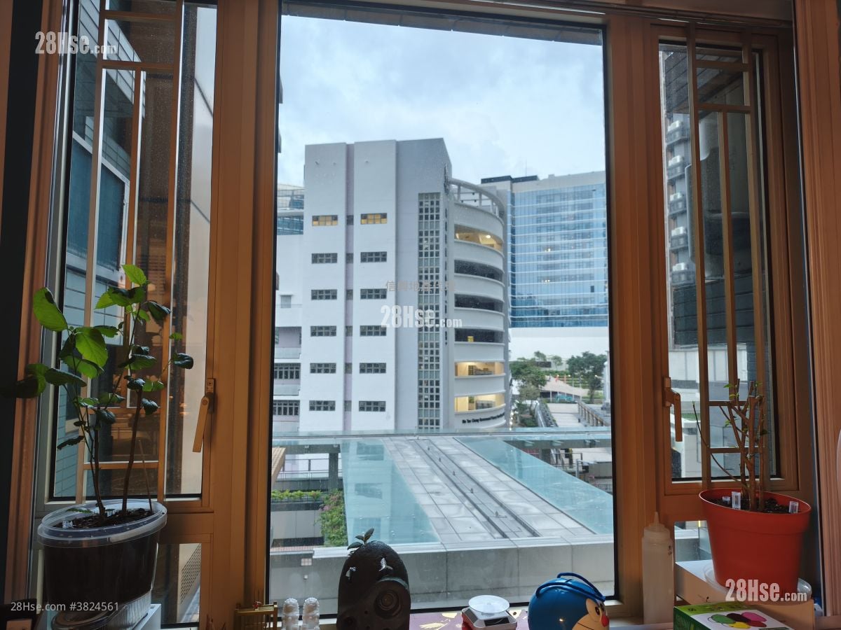 Harbour Place Sell 3 Bedrooms 590 ft²